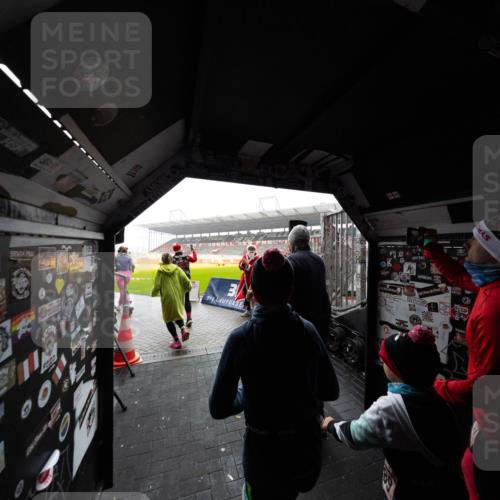 07.12.2025 - St. Pauli X-Mass-Run No. 15 Michael Strokosch http://msf.ph/oto/9361443 07.12.2025 11:12:40 Laufen 65, 1910 meine-sportfotos.de