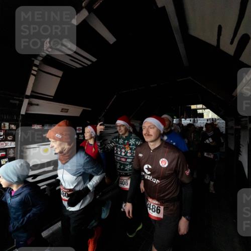 07.12.2025 - St. Pauli X-Mass-Run No. 15 Michael Strokosch http://msf.ph/oto/9361457 07.12.2025 11:12:50 Laufen 406, 486, 981 meine-sportfotos.de