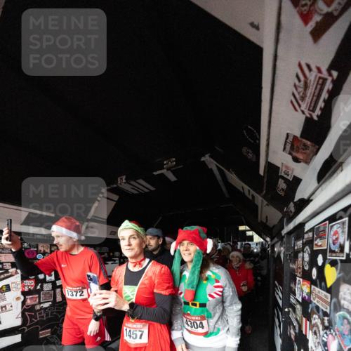 07.12.2025 - St. Pauli X-Mass-Run No. 15 Michael Strokosch http://msf.ph/oto/9361499 07.12.2025 11:13:15 Laufen 1372, 1457, 4304 meine-sportfotos.de