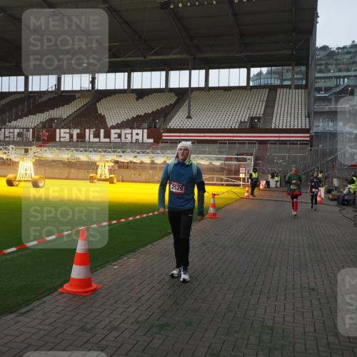 07.12.2025 - St. Pauli X-Mass-Run No. 15 Fabian Wolf http://msf.ph/oto/9361501 07.12.2025 09:59:12 Ziel 939, 1120, 2529, 3147, 3345 meine-sportfotos.de