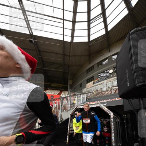 07.12.2025 - St. Pauli X-Mass-Run No. 15 Michael Strokosch http://msf.ph/oto/9361518 07.12.2025 11:14:33 Laufen 1421, 571 meine-sportfotos.de