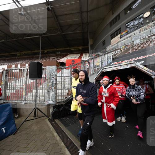 07.12.2025 - St. Pauli X-Mass-Run No. 15 Michael Strokosch http://msf.ph/oto/9361535 07.12.2025 11:14:45 Laufen 2201 meine-sportfotos.de