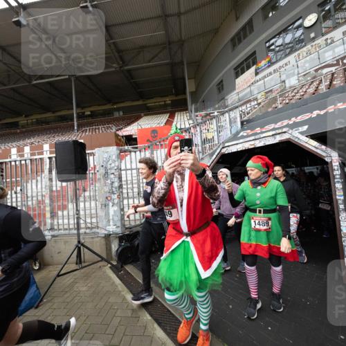 07.12.2025 - St. Pauli X-Mass-Run No. 15 Michael Strokosch http://msf.ph/oto/9361539 07.12.2025 11:14:48 Laufen 230, 1489, 2832 meine-sportfotos.de