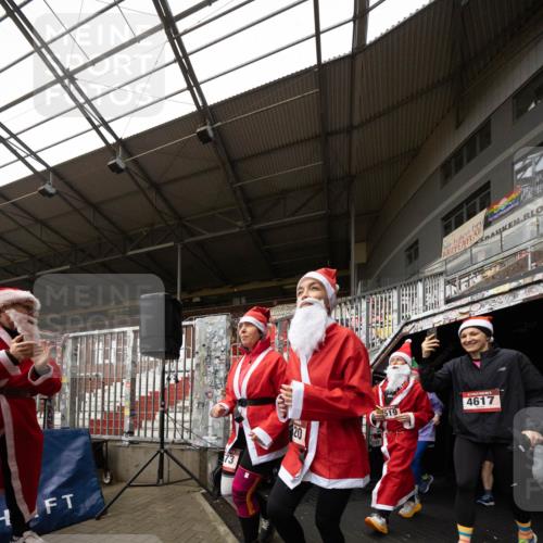 07.12.2025 - St. Pauli X-Mass-Run No. 15 Michael Strokosch http://msf.ph/oto/9361549 07.12.2025 11:15:05 Laufen 73, 20, 4617 meine-sportfotos.de