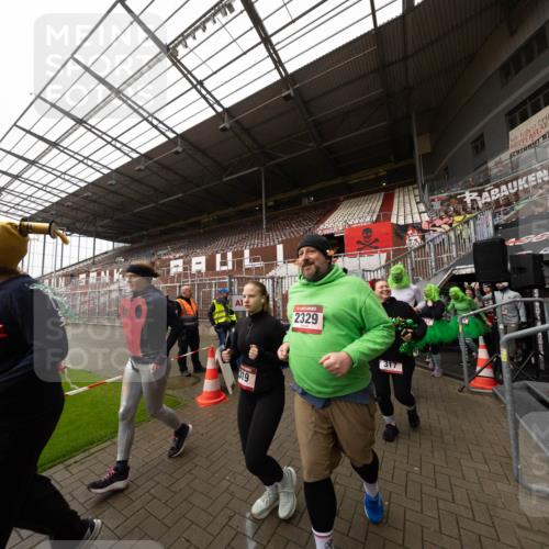 07.12.2025 - St. Pauli X-Mass-Run No. 15 Michael Strokosch http://msf.ph/oto/9361551 07.12.2025 11:15:21 Laufen 56, 319, 2329, 317 meine-sportfotos.de