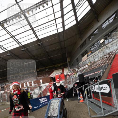 07.12.2025 - St. Pauli X-Mass-Run No. 15 Michael Strokosch http://msf.ph/oto/9361566 07.12.2025 11:15:42 Laufen 479, 3, 485, 00 meine-sportfotos.de
