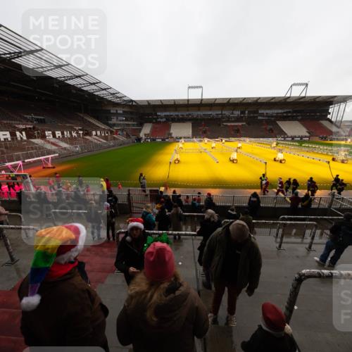 07.12.2025 - St. Pauli X-Mass-Run No. 15 Michael Strokosch http://msf.ph/oto/9361658 07.12.2025 11:28:59 Laufen  meine-sportfotos.de