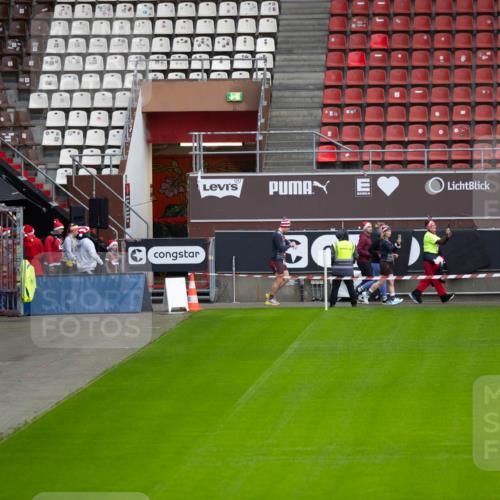 07.12.2025 - St. Pauli X-Mass-Run No. 15 Michael Strokosch http://msf.ph/oto/9361678 07.12.2025 11:35:02 Laufen 0, 20 meine-sportfotos.de