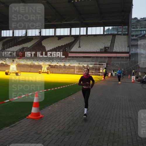 07.12.2025 - St. Pauli X-Mass-Run No. 15 Fabian Wolf http://msf.ph/oto/9361681 07.12.2025 09:59:23 Ziel 939, 1120, 2204, 2207, 2657 meine-sportfotos.de