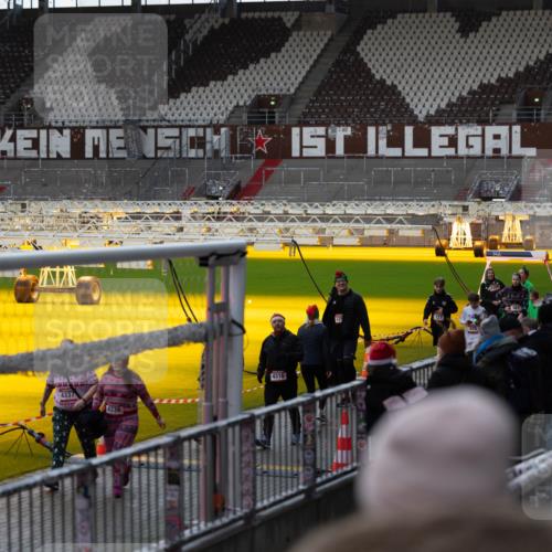 07.12.2025 - St. Pauli X-Mass-Run No. 15 Michael Strokosch http://msf.ph/oto/9361691 07.12.2025 11:35:35 Laufen 4337, 4336, 4316, 137 meine-sportfotos.de