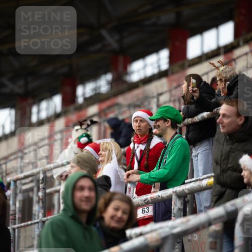07.12.2025 - St. Pauli X-Mass-Run No. 15 Michael Strokosch http://msf.ph/oto/9361693 07.12.2025 11:35:49 Laufen 63, 15 meine-sportfotos.de