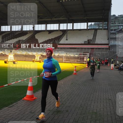 07.12.2025 - St. Pauli X-Mass-Run No. 15 Fabian Wolf http://msf.ph/oto/9361712 07.12.2025 09:59:28 Ziel 939, 961, 1120, 2204, 2207, 2657, 4029 meine-sportfotos.de