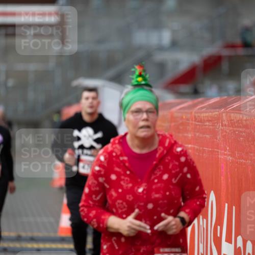 07.12.2025 - St. Pauli X-Mass-Run No. 15 Michael Strokosch http://msf.ph/oto/9361730 07.12.2025 11:37:50 Laufen 2351, 2346 meine-sportfotos.de