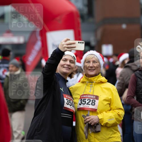 07.12.2025 - St. Pauli X-Mass-Run No. 15 Michael Strokosch http://msf.ph/oto/9361814 07.12.2025 11:57:06 Laufen 15, 35, 3528 meine-sportfotos.de