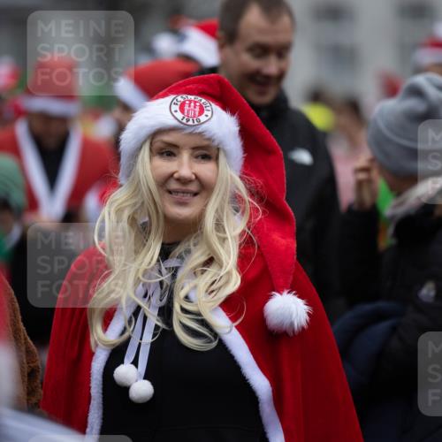 07.12.2025 - St. Pauli X-Mass-Run No. 15 Michael Strokosch http://msf.ph/oto/9361858 07.12.2025 12:20:15 Laufen 1910 meine-sportfotos.de