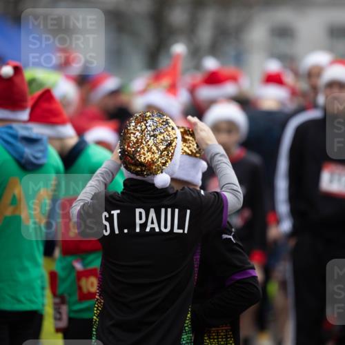07.12.2025 - St. Pauli X-Mass-Run No. 15 Michael Strokosch http://msf.ph/oto/9361880 07.12.2025 12:22:19 Laufen  meine-sportfotos.de