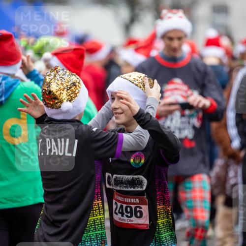 07.12.2025 - St. Pauli X-Mass-Run No. 15 Michael Strokosch http://msf.ph/oto/9361884 07.12.2025 12:22:23 Laufen 331, 1910, 3129, 15, 2496, 32 meine-sportfotos.de