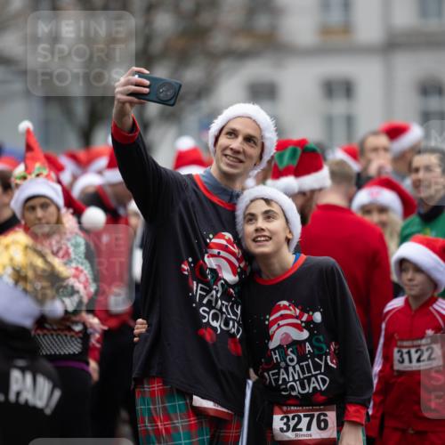 07.12.2025 - St. Pauli X-Mass-Run No. 15 Michael Strokosch http://msf.ph/oto/9361901 07.12.2025 12:22:31 Laufen 3276, 3122, 130 meine-sportfotos.de