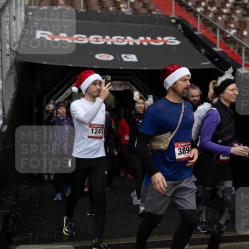 07.12.2025 - St. Pauli X-Mass-Run No. 15 Michael Strokosch http://msf.ph/oto/9361931 07.12.2025 10:32:59 Laufen 1241, 3894 meine-sportfotos.de