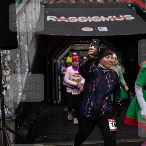 07.12.2025 - St. Pauli X-Mass-Run No. 15 Michael Strokosch http://msf.ph/oto/9361935 07.12.2025 10:33:02 Laufen 2545, 10, 15, 30, 3 meine-sportfotos.de