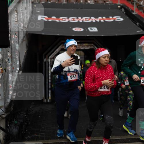 07.12.2025 - St. Pauli X-Mass-Run No. 15 Michael Strokosch http://msf.ph/oto/9361943 07.12.2025 10:33:17 Laufen 984, 2376, 40, 2380 meine-sportfotos.de