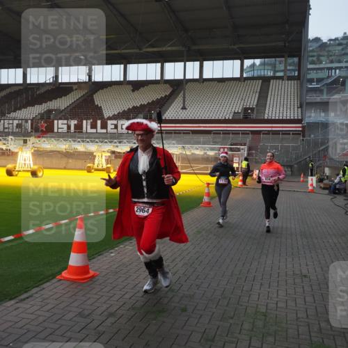 07.12.2025 - St. Pauli X-Mass-Run No. 15 Fabian Wolf http://msf.ph/oto/9361957 07.12.2025 09:59:51 Ziel 910, 911, 934, 1112, 1763, 2186, 2729, 2964, 3513, 4051 meine-sportfotos.de