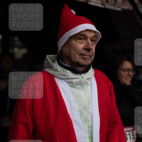07.12.2025 - St. Pauli X-Mass-Run No. 15 Michael Strokosch http://msf.ph/oto/9361983 07.12.2025 10:33:49 Laufen 815 meine-sportfotos.de
