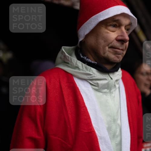 07.12.2025 - St. Pauli X-Mass-Run No. 15 Michael Strokosch http://msf.ph/oto/9361988 07.12.2025 10:33:49 Laufen  meine-sportfotos.de