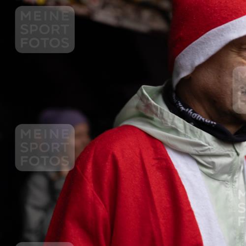 07.12.2025 - St. Pauli X-Mass-Run No. 15 Michael Strokosch http://msf.ph/oto/9361992 07.12.2025 10:33:49 Laufen 2 meine-sportfotos.de