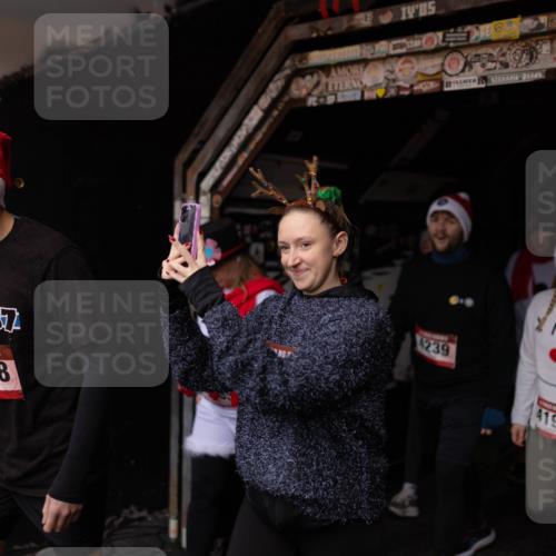 07.12.2025 - St. Pauli X-Mass-Run No. 15 Michael Strokosch http://msf.ph/oto/9362094 07.12.2025 10:34:45 Laufen 387, 1528, 0, 4239, 4193 meine-sportfotos.de