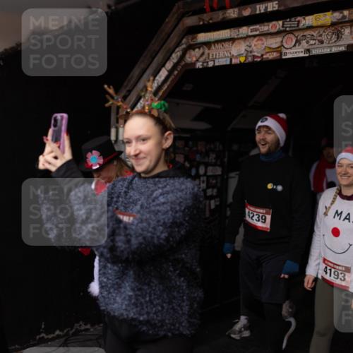07.12.2025 - St. Pauli X-Mass-Run No. 15 Michael Strokosch http://msf.ph/oto/9362099 07.12.2025 10:34:45 Laufen 37, 28, 4239, 4193, 11 meine-sportfotos.de