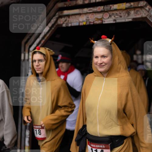 07.12.2025 - St. Pauli X-Mass-Run No. 15 Michael Strokosch http://msf.ph/oto/9362104 07.12.2025 10:34:47 Laufen 3477, 18, 15, 666 meine-sportfotos.de