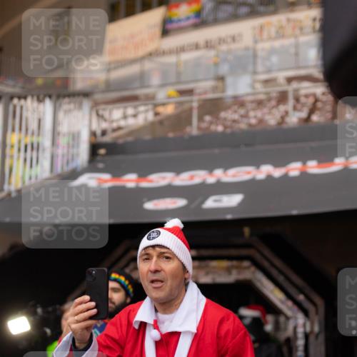 07.12.2025 - St. Pauli X-Mass-Run No. 15 Michael Strokosch http://msf.ph/oto/9362162 07.12.2025 10:35:31 Laufen 77, 15, 2454 meine-sportfotos.de