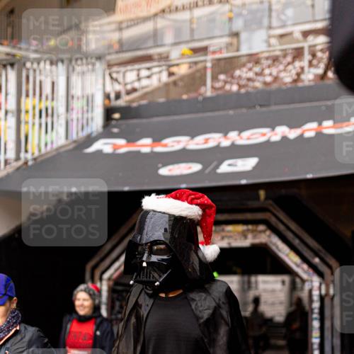 07.12.2025 - St. Pauli X-Mass-Run No. 15 Michael Strokosch http://msf.ph/oto/9362178 07.12.2025 10:35:34 Laufen 5, 57, 15, 1256 meine-sportfotos.de