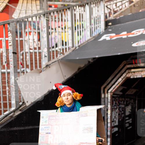 07.12.2025 - St. Pauli X-Mass-Run No. 15 Michael Strokosch http://msf.ph/oto/9362192 07.12.2025 10:35:40 Laufen 000, 40, 13, 21, 12, 2025, 400, 15, 651, 400 meine-sportfotos.de