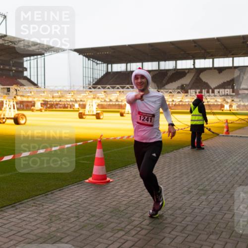 07.12.2025 - St. Pauli X-Mass-Run No. 15 Michael Strokosch http://msf.ph/oto/9362211 07.12.2025 10:53:05 Laufen 1241 meine-sportfotos.de