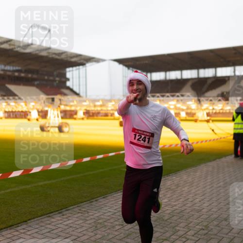 07.12.2025 - St. Pauli X-Mass-Run No. 15 Michael Strokosch http://msf.ph/oto/9362218 07.12.2025 10:53:06 Laufen 15, 1241 meine-sportfotos.de