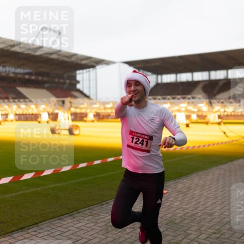 07.12.2025 - St. Pauli X-Mass-Run No. 15 Michael Strokosch http://msf.ph/oto/9362220 07.12.2025 10:53:06 Laufen 15, 1241 meine-sportfotos.de