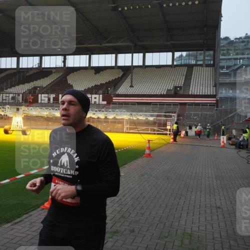 07.12.2025 - St. Pauli X-Mass-Run No. 15 Fabian Wolf http://msf.ph/oto/9362227 07.12.2025 10:00:25 Ziel 3336, 4129 meine-sportfotos.de
