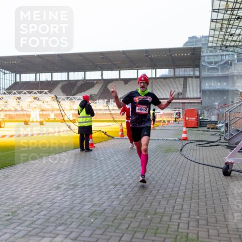07.12.2025 - St. Pauli X-Mass-Run No. 15 Michael Strokosch http://msf.ph/oto/9362245 07.12.2025 10:54:07 Laufen 4062 meine-sportfotos.de
