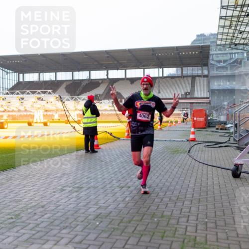 07.12.2025 - St. Pauli X-Mass-Run No. 15 Michael Strokosch http://msf.ph/oto/9362249 07.12.2025 10:54:07 Laufen 4062 meine-sportfotos.de