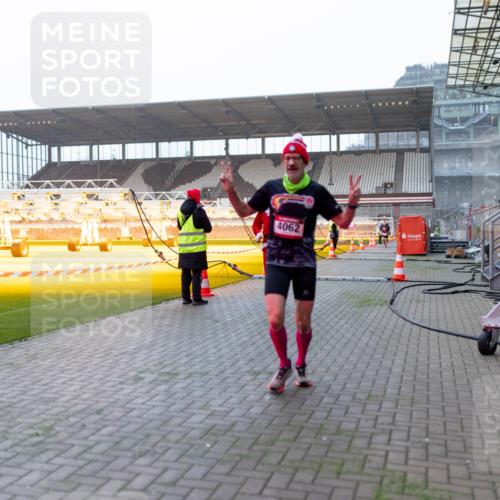 07.12.2025 - St. Pauli X-Mass-Run No. 15 Michael Strokosch http://msf.ph/oto/9362252 07.12.2025 10:54:08 Laufen 4062 meine-sportfotos.de