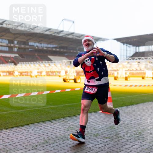 07.12.2025 - St. Pauli X-Mass-Run No. 15 Michael Strokosch http://msf.ph/oto/9362287 07.12.2025 10:54:20 Laufen 2651 meine-sportfotos.de