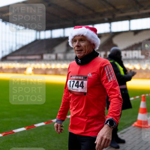 07.12.2025 - St. Pauli X-Mass-Run No. 15 Michael Strokosch http://msf.ph/oto/9362331 07.12.2025 10:55:46 Laufen 15, 1744 meine-sportfotos.de