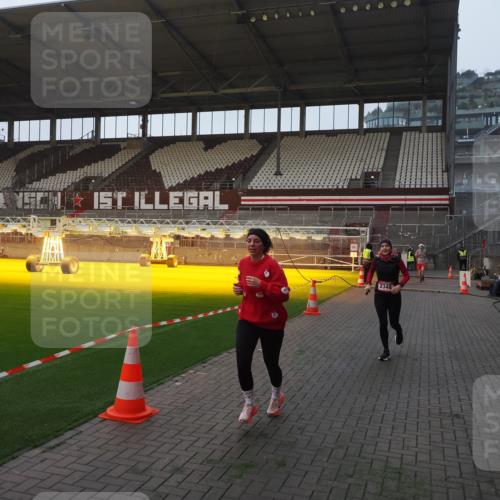 07.12.2025 - St. Pauli X-Mass-Run No. 15 Fabian Wolf http://msf.ph/oto/9362337 07.12.2025 10:00:38 Ziel 855, 1418, 1976, 2348 meine-sportfotos.de
