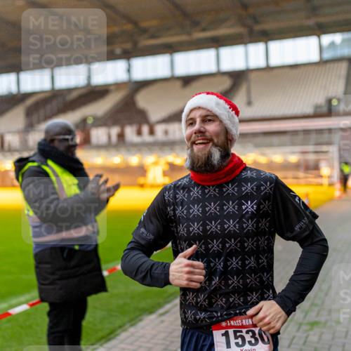 07.12.2025 - St. Pauli X-Mass-Run No. 15 Michael Strokosch http://msf.ph/oto/9362339 07.12.2025 10:56:12 Laufen 1530 meine-sportfotos.de