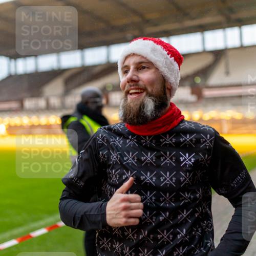 07.12.2025 - St. Pauli X-Mass-Run No. 15 Michael Strokosch http://msf.ph/oto/9362345 07.12.2025 10:56:12 Laufen 80, 90 meine-sportfotos.de