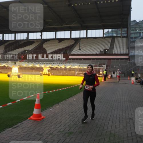 07.12.2025 - St. Pauli X-Mass-Run No. 15 Fabian Wolf http://msf.ph/oto/9362357 07.12.2025 10:00:40 Ziel 855, 1418, 1976, 2348, 3084 meine-sportfotos.de