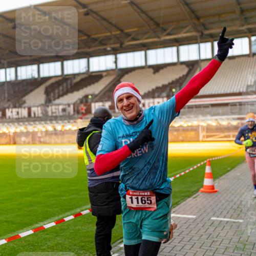 07.12.2025 - St. Pauli X-Mass-Run No. 15 Michael Strokosch http://msf.ph/oto/9362378 07.12.2025 10:56:45 Laufen 15, 15, 1165 meine-sportfotos.de