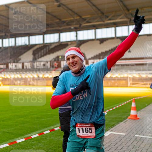 07.12.2025 - St. Pauli X-Mass-Run No. 15 Michael Strokosch http://msf.ph/oto/9362379 07.12.2025 10:56:46 Laufen 15, 15, 1165 meine-sportfotos.de